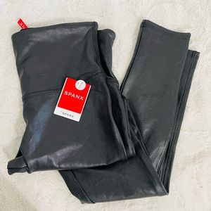 Spanx Women's Petite Faux Leather Black Leggings Size Large Skinny Mid-R…